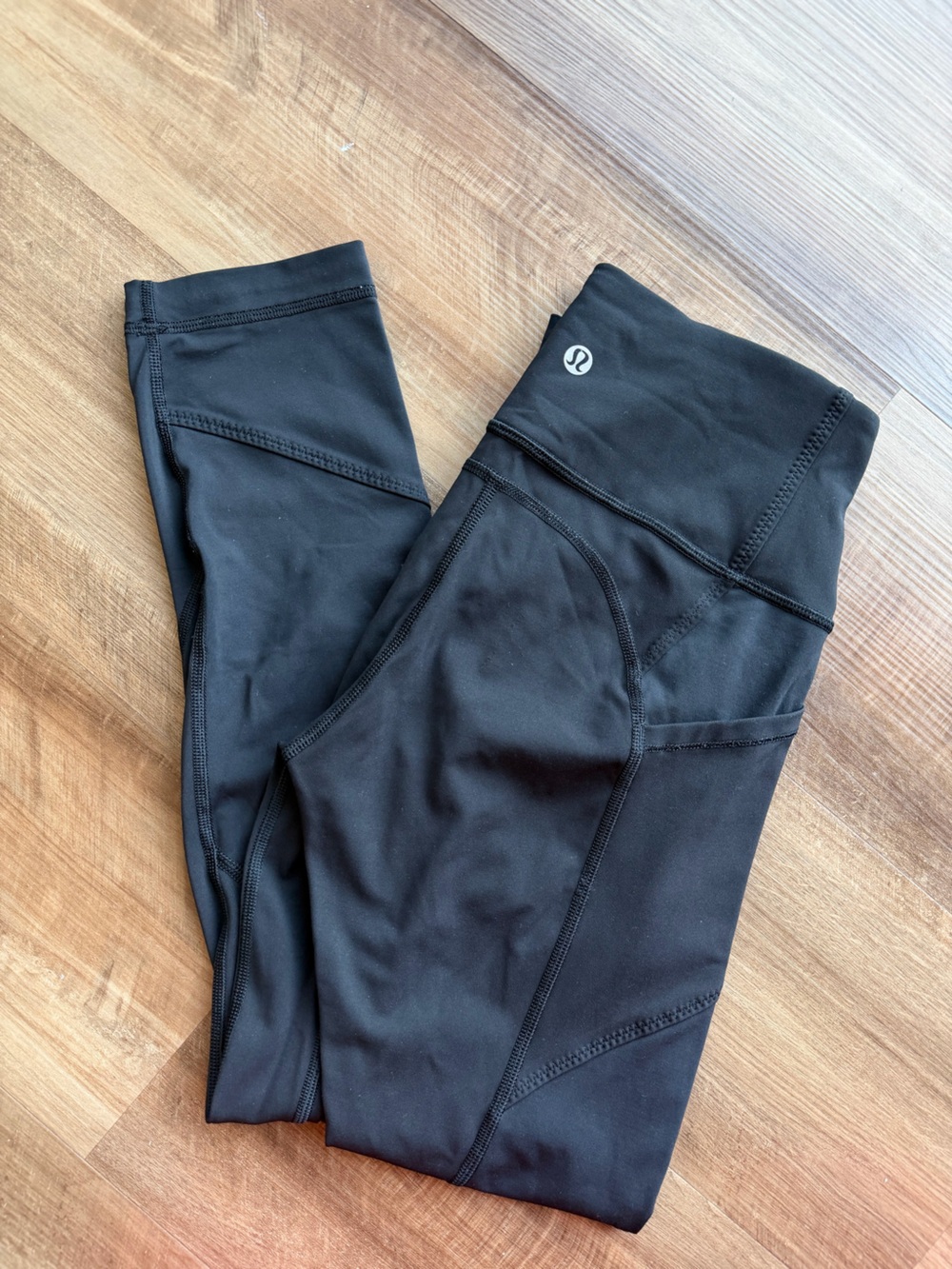 Lululemon Black Cropped Leggings | Like New | Classic Style